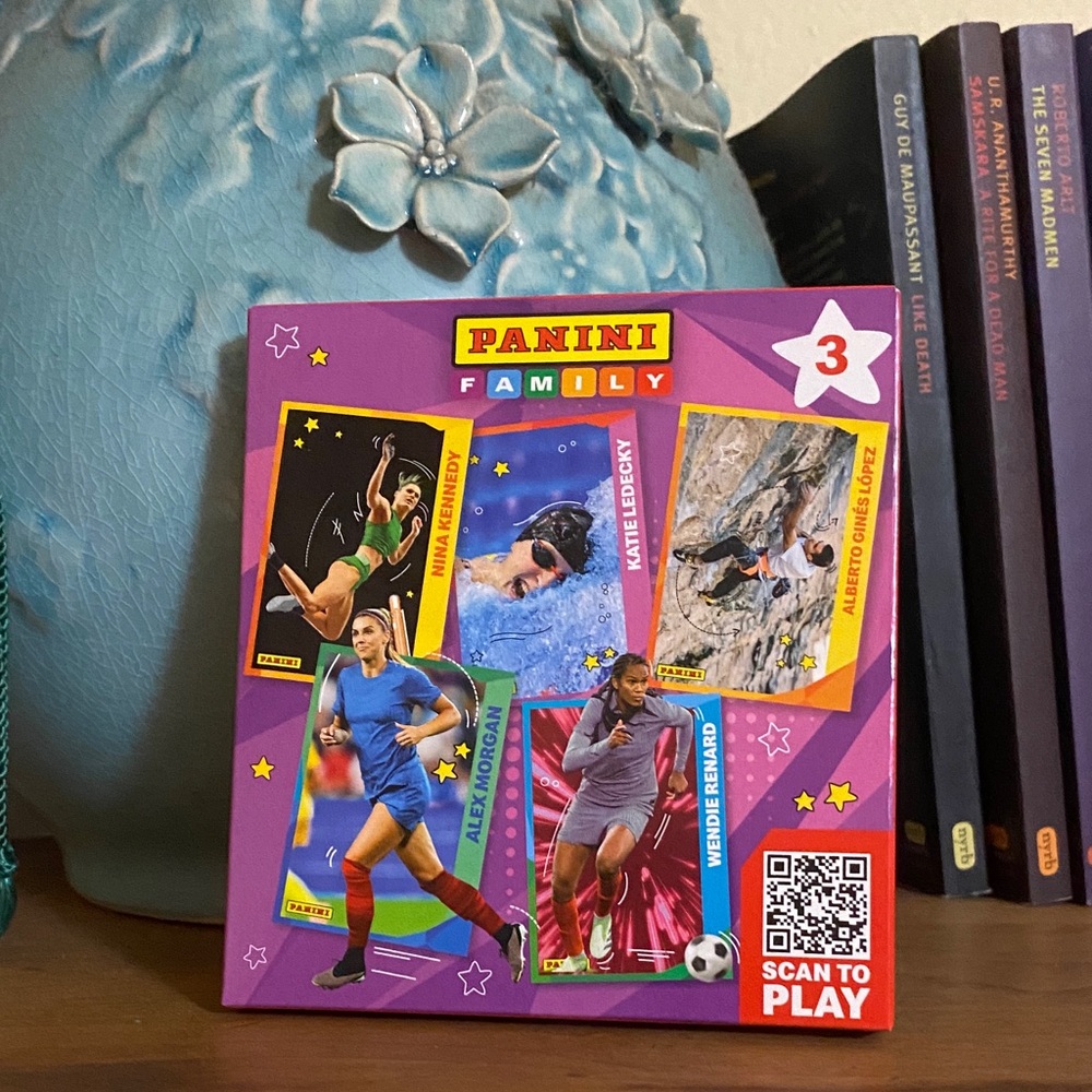 NWT Panini Family Card Game Collectible